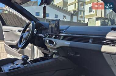 Седан Audi A4 2022 в 