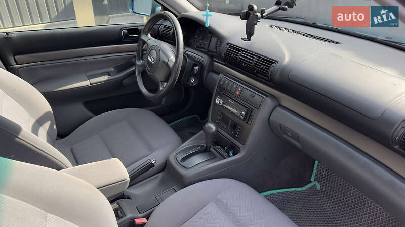 Седан Audi A4 1998 в Кам'янець-Подільському