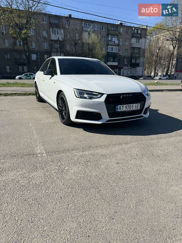 Седан Audi A4 2017 в 