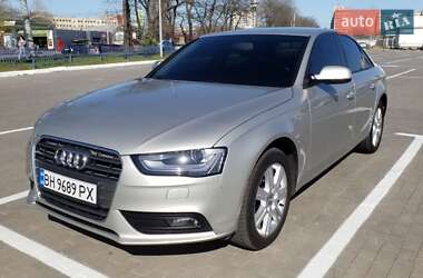 Седан Audi A4 2012 в 