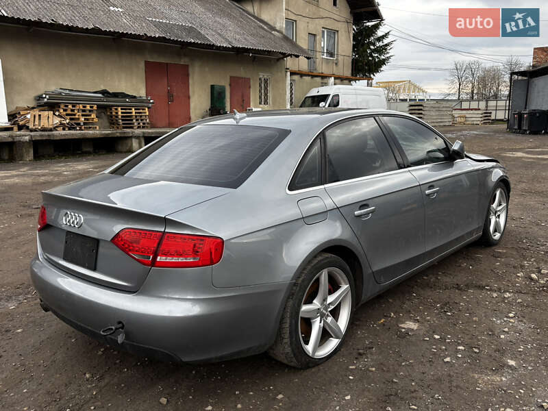 Седан Audi A4 2010 в Стрию