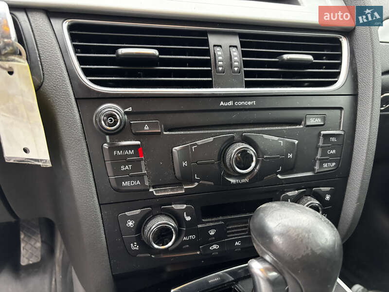 Седан Audi A4 2010 в Стрию