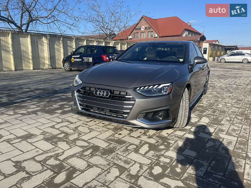 Седан Audi A4 2019 в 