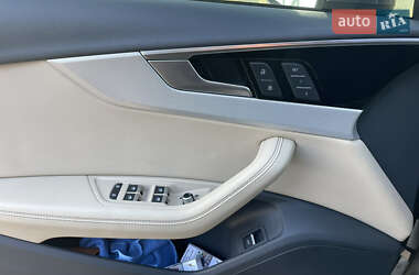 Седан Audi A4 2019 в 