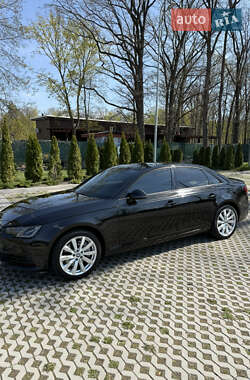 Седан Audi A4 2015 в 