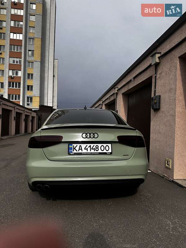 Седан Audi A4 2013 в Киеве
