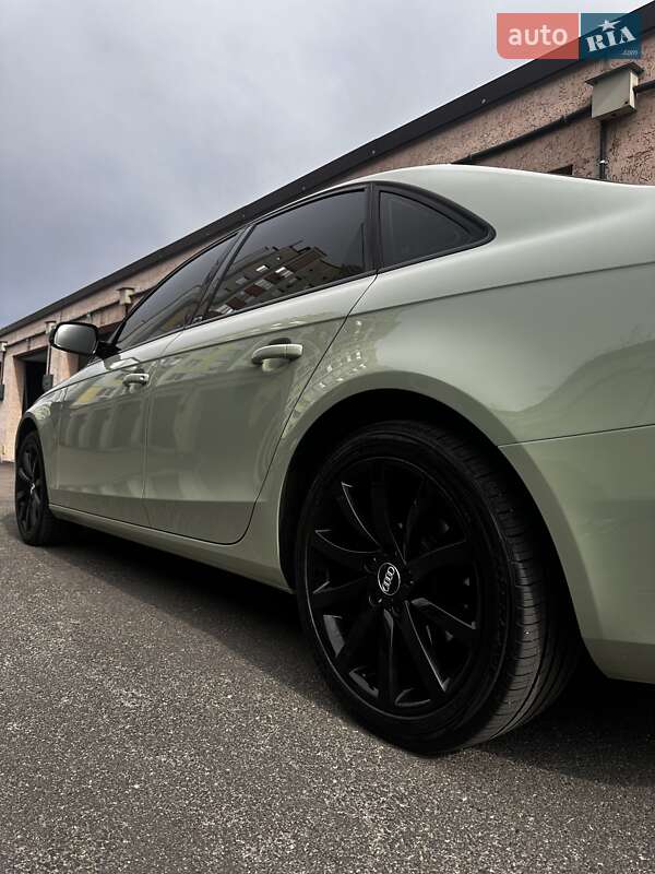 Седан Audi A4 2013 в Киеве