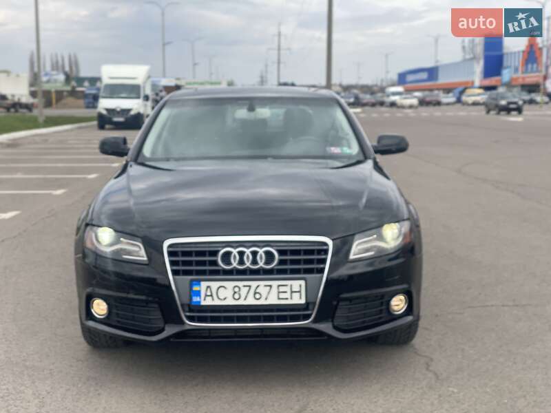 Седан Audi A4 2012 в Луцке