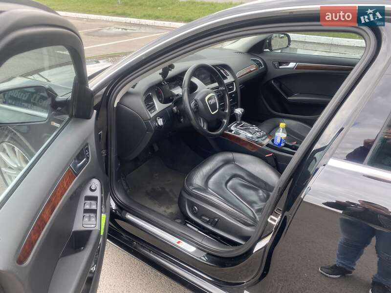 Седан Audi A4 2012 в Луцке