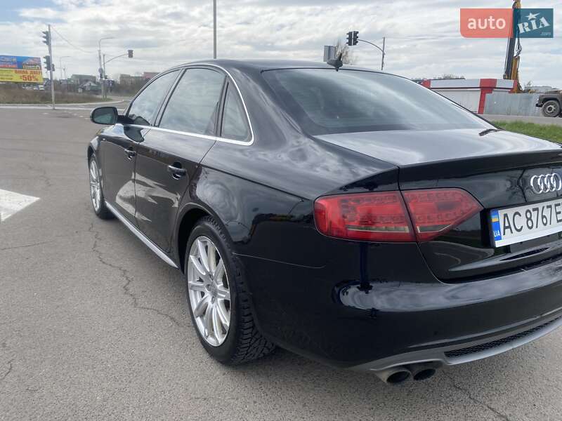 Седан Audi A4 2012 в Луцке