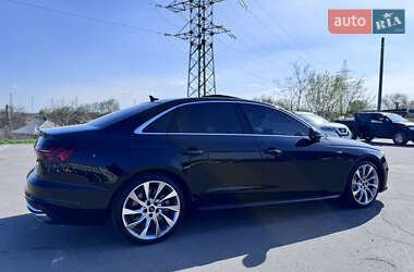 Седан Audi A4 2021 в 