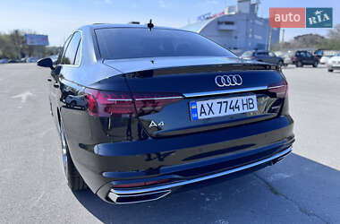 Седан Audi A4 2021 в 