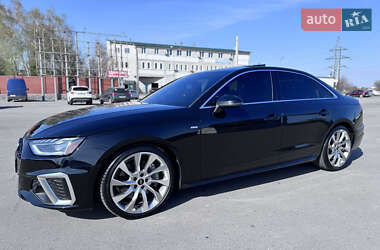 Седан Audi A4 2021 в 