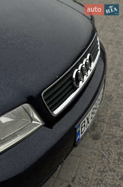 Седан Audi A4 2000 в 