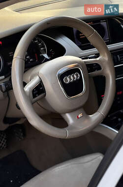 Седан Audi A4 2012 в Ивано-Франковске