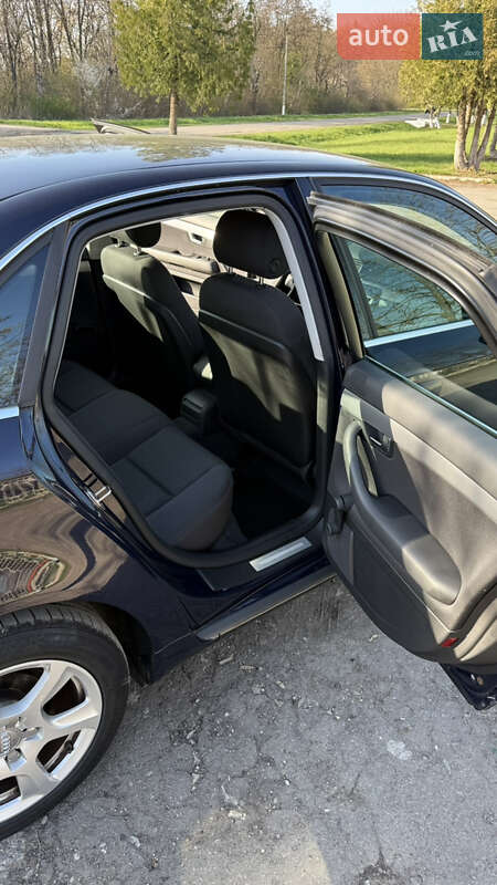 Седан Audi A4 2006 в Бучаче
