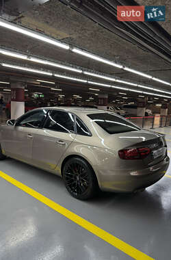Седан Audi A4 2010 в Ужгороді