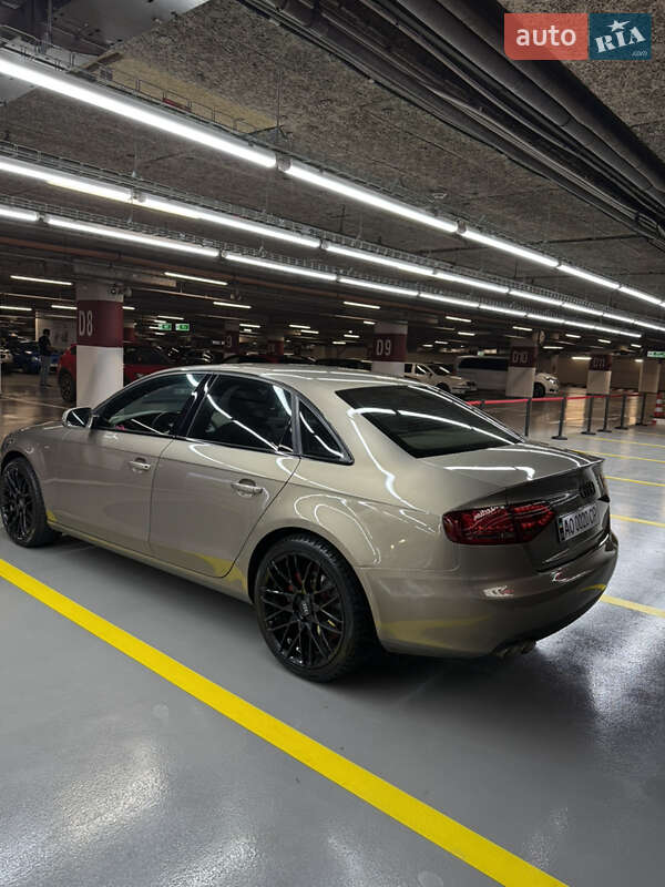 Седан Audi A4 2010 в Ужгороде