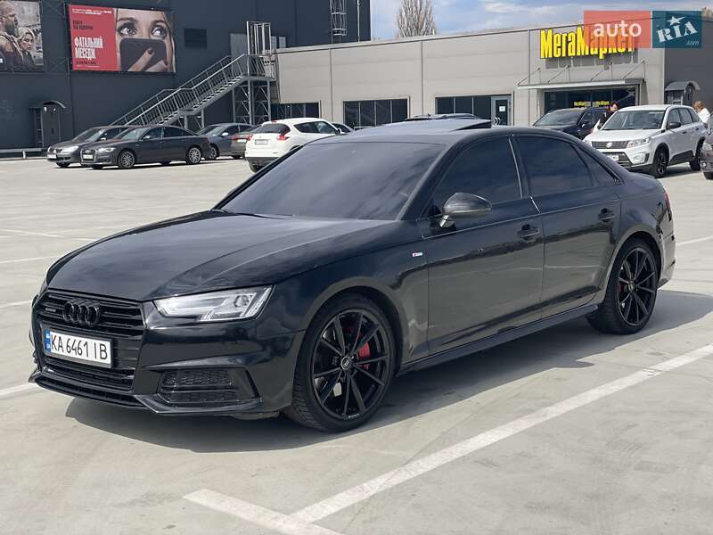 Седан Audi A4 2018 в 