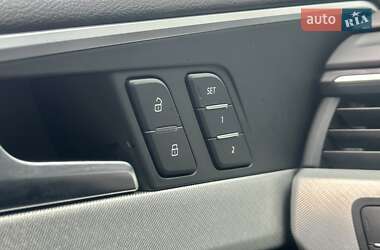Седан Audi A4 2016 в 