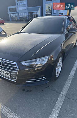 Седан Audi A4 2018 в 