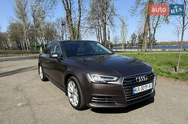Седан Audi A4 2016 в 