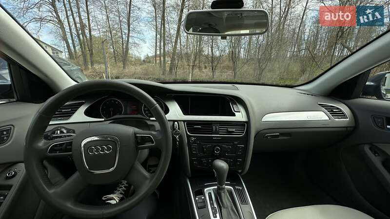 Седан Audi A4 2010 в Киеве