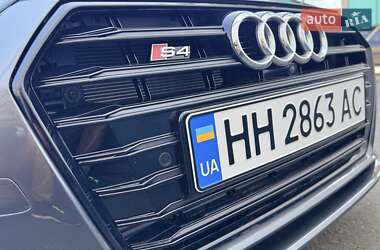Седан Audi A4 2018 в 