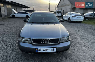 Седан Audi A4 1995 в 