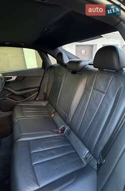 Седан Audi A4 2016 в 