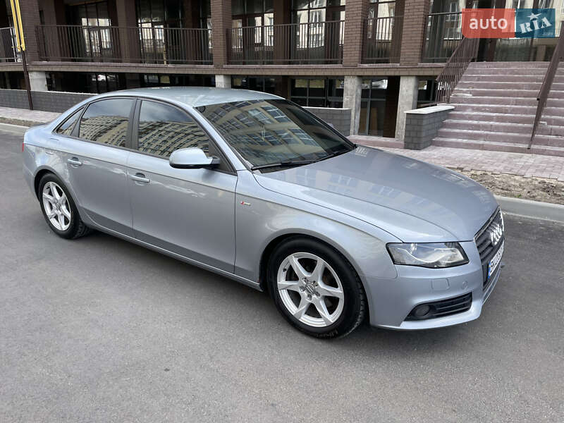 Седан Audi A4 2011 в Киеве