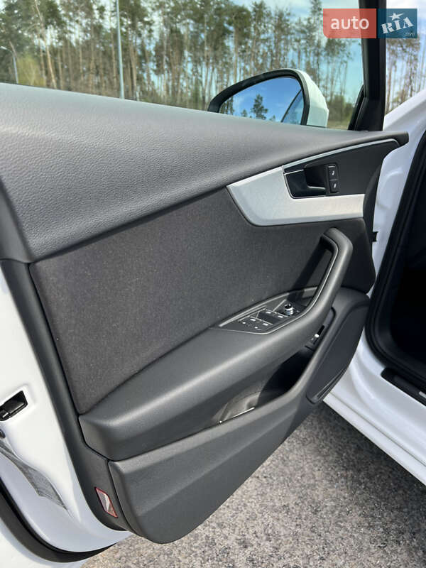 Универсал Audi A4 2019 в Киеве