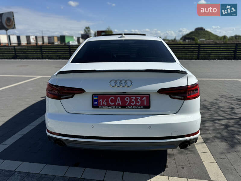 Седан Audi A4 2018 в Ужгороде