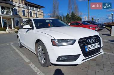 Седан Audi A4 2013 в 