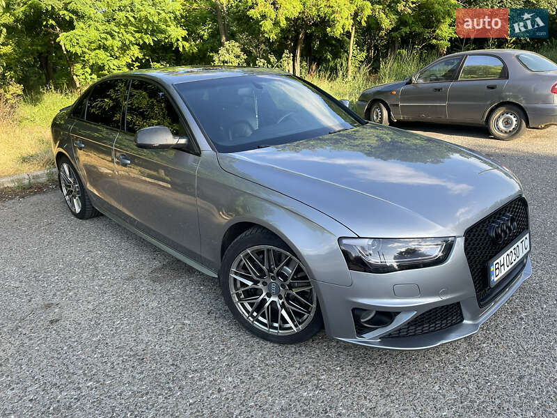 Седан Audi A4 2015 в 