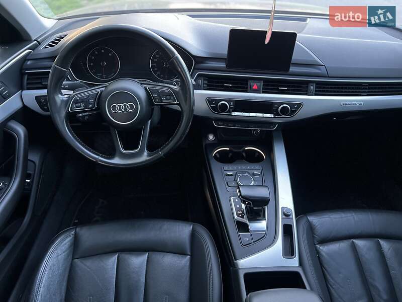Седан Audi A4 2016 в Киеве