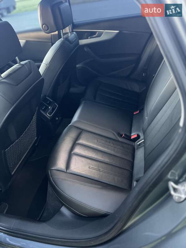 Седан Audi A4 2016 в Киеве