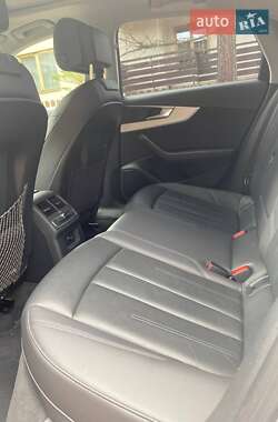 Седан Audi A4 2016 в Львове