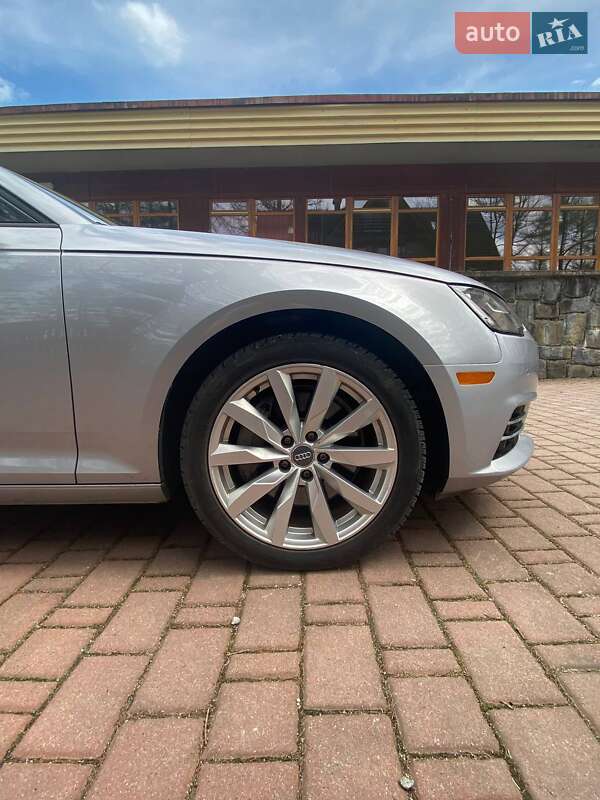 Седан Audi A4 2016 в Львове
