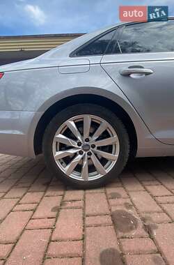 Седан Audi A4 2016 в 