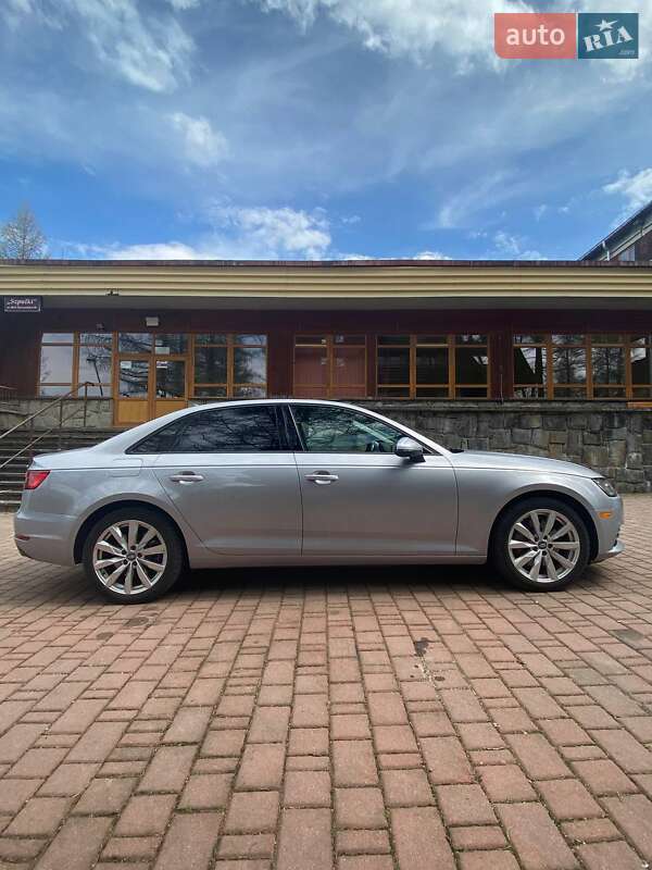 Седан Audi A4 2016 в Львове