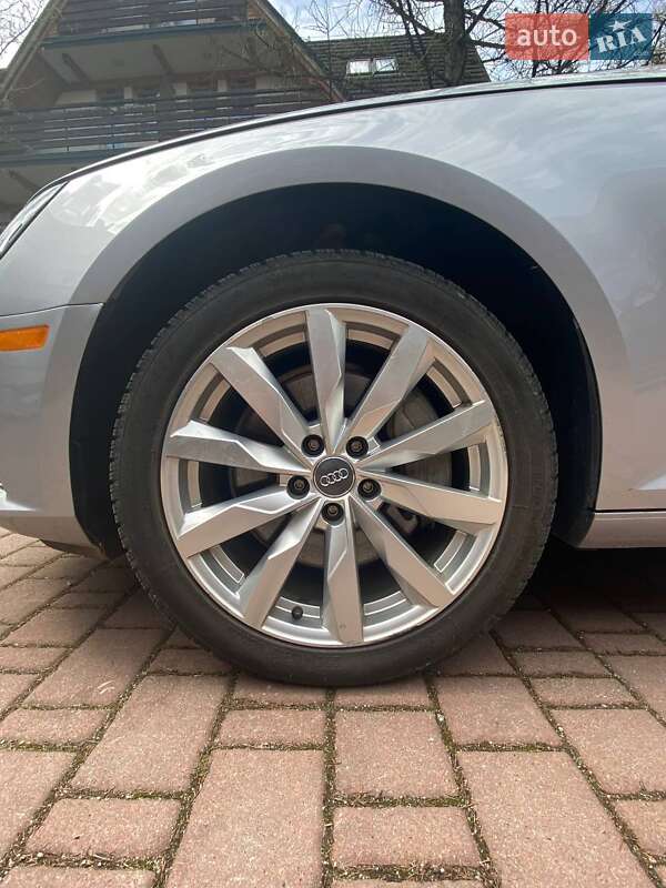 Седан Audi A4 2016 в Львове
