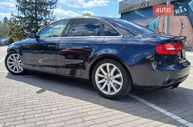 Седан Audi A4 2012 в Луцке