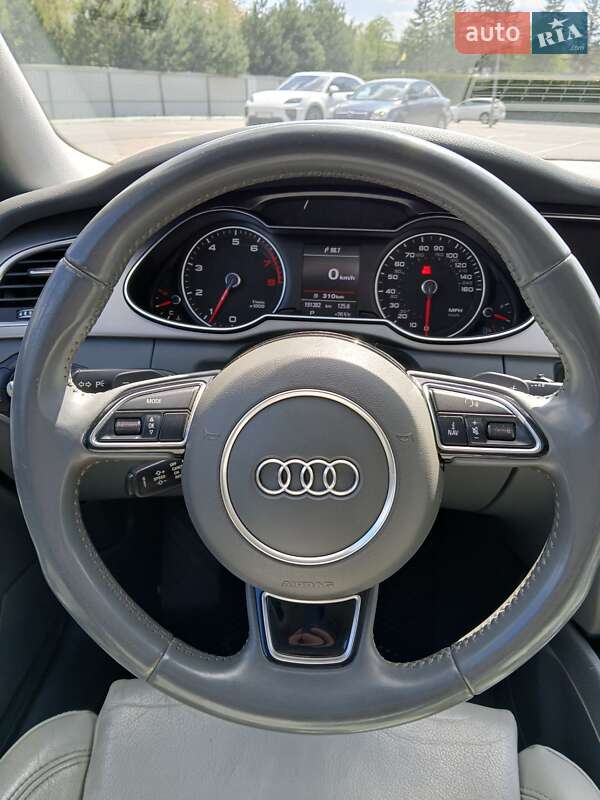 Седан Audi A4 2012 в Луцке