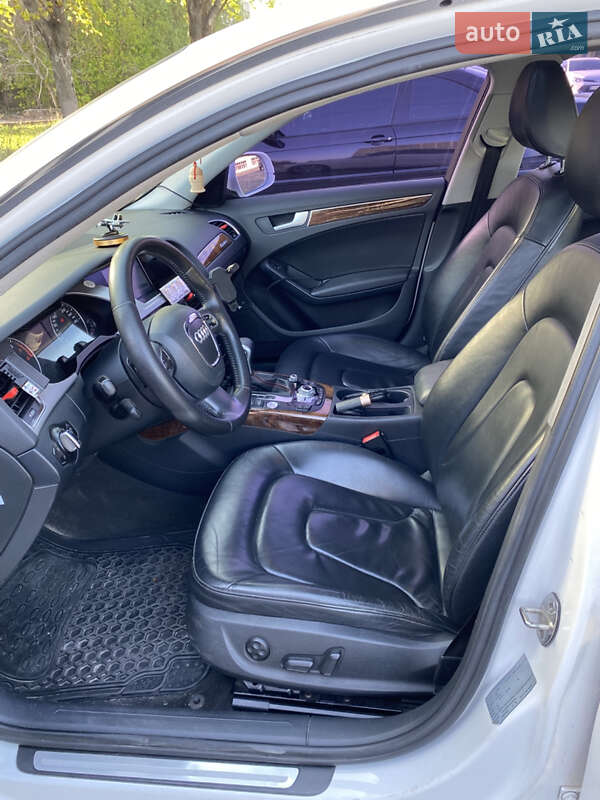 Седан Audi A4 2011 в Киеве