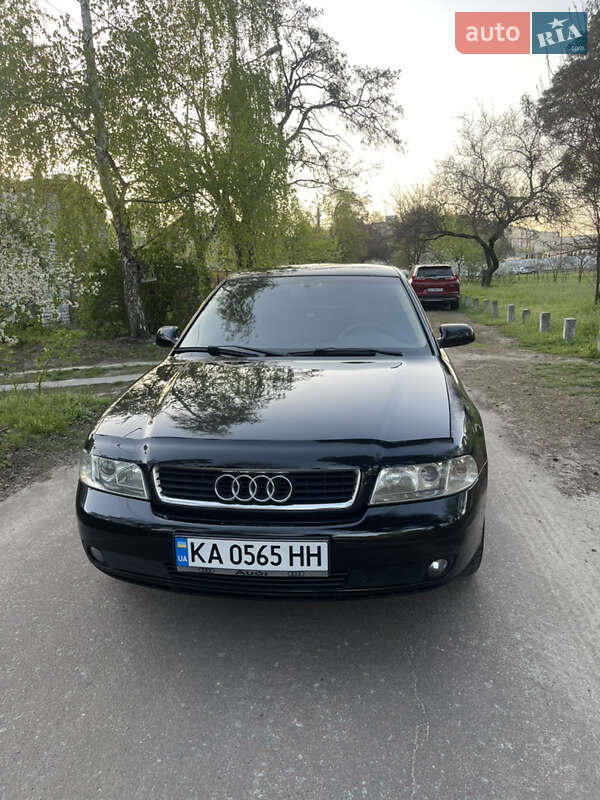 Седан Audi A4 1999 в 