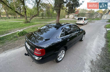 Седан Audi A4 1999 в 