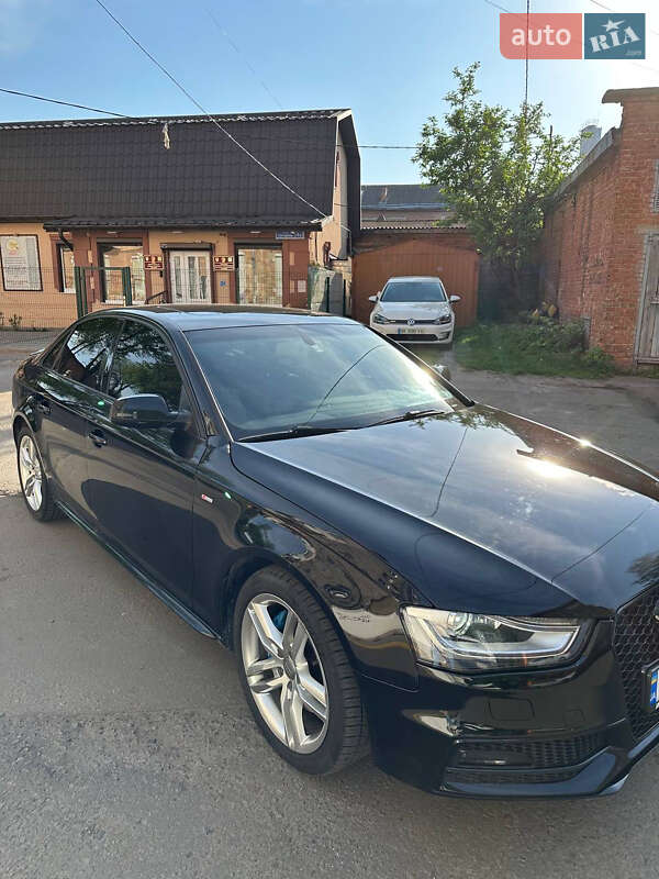 Седан Audi A4 2015 в Ровно