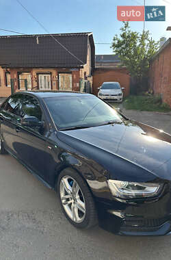 Седан Audi A4 2015 в 