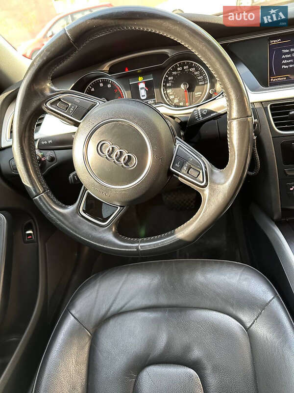 Седан Audi A4 2015 в Ровно